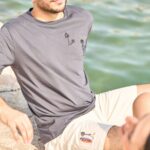 t-shirt dark grey