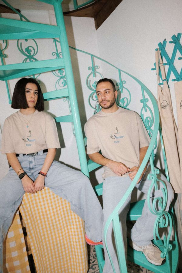 Muff Oversized beige shirt