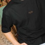 muff oversized black shirt