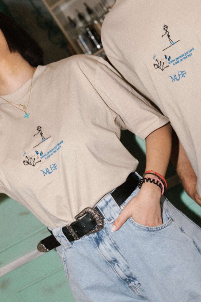 Muff Oversized beige shirt