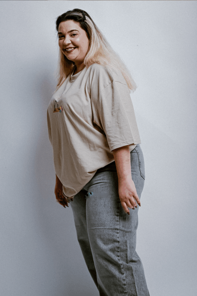 oversized t-shirt and grey Jeans
