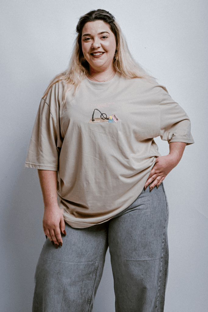 oversized t-shirt and grey Jeans