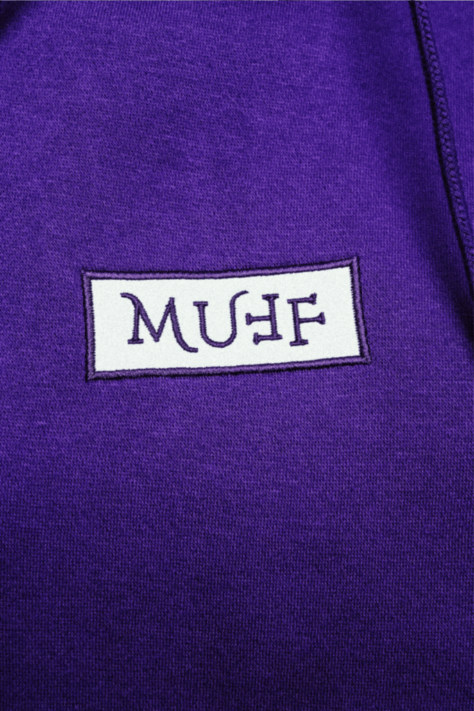 μωβ φούτερ με patch muff