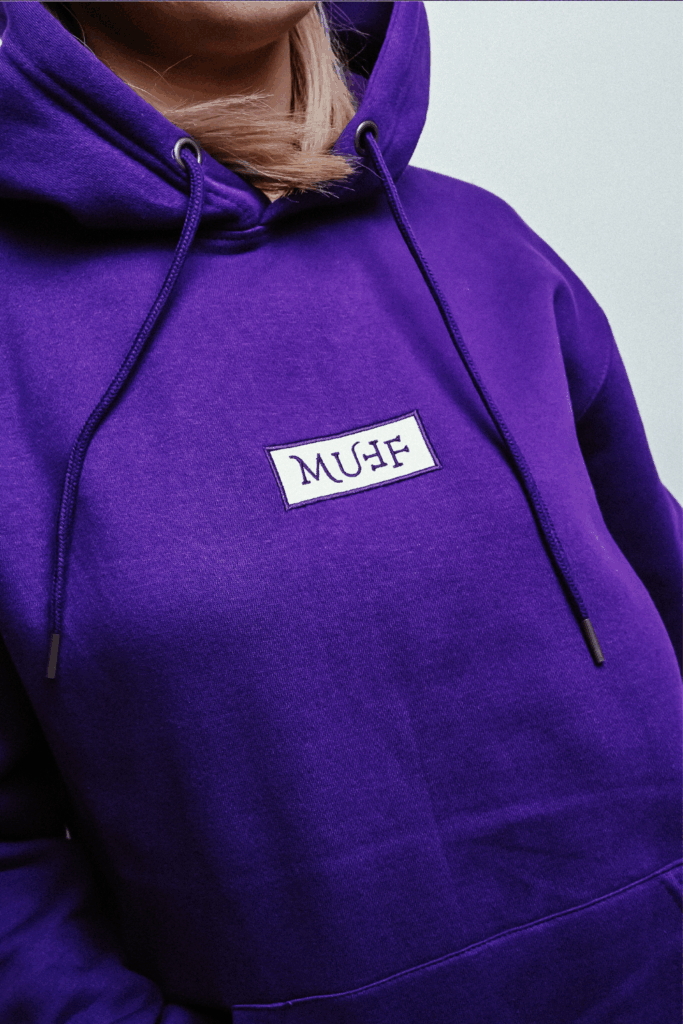 μωβ φούτερ με patch muff