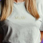 γκρι μπλουζάκι