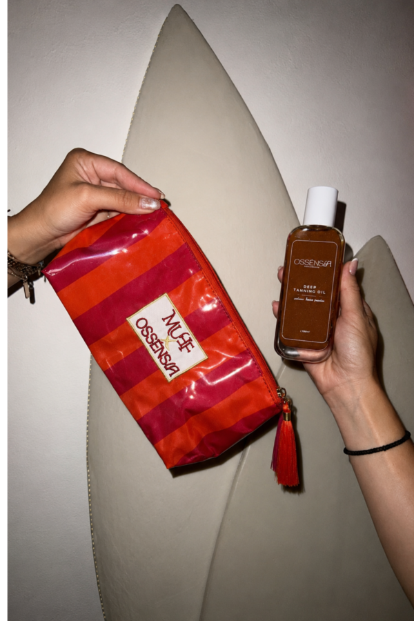 beach pouch with tanning oil